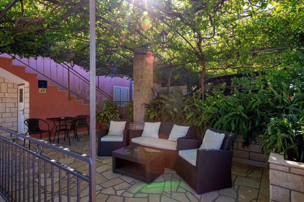 Apartments Ana Buratovic Stari Grad  Exterior foto