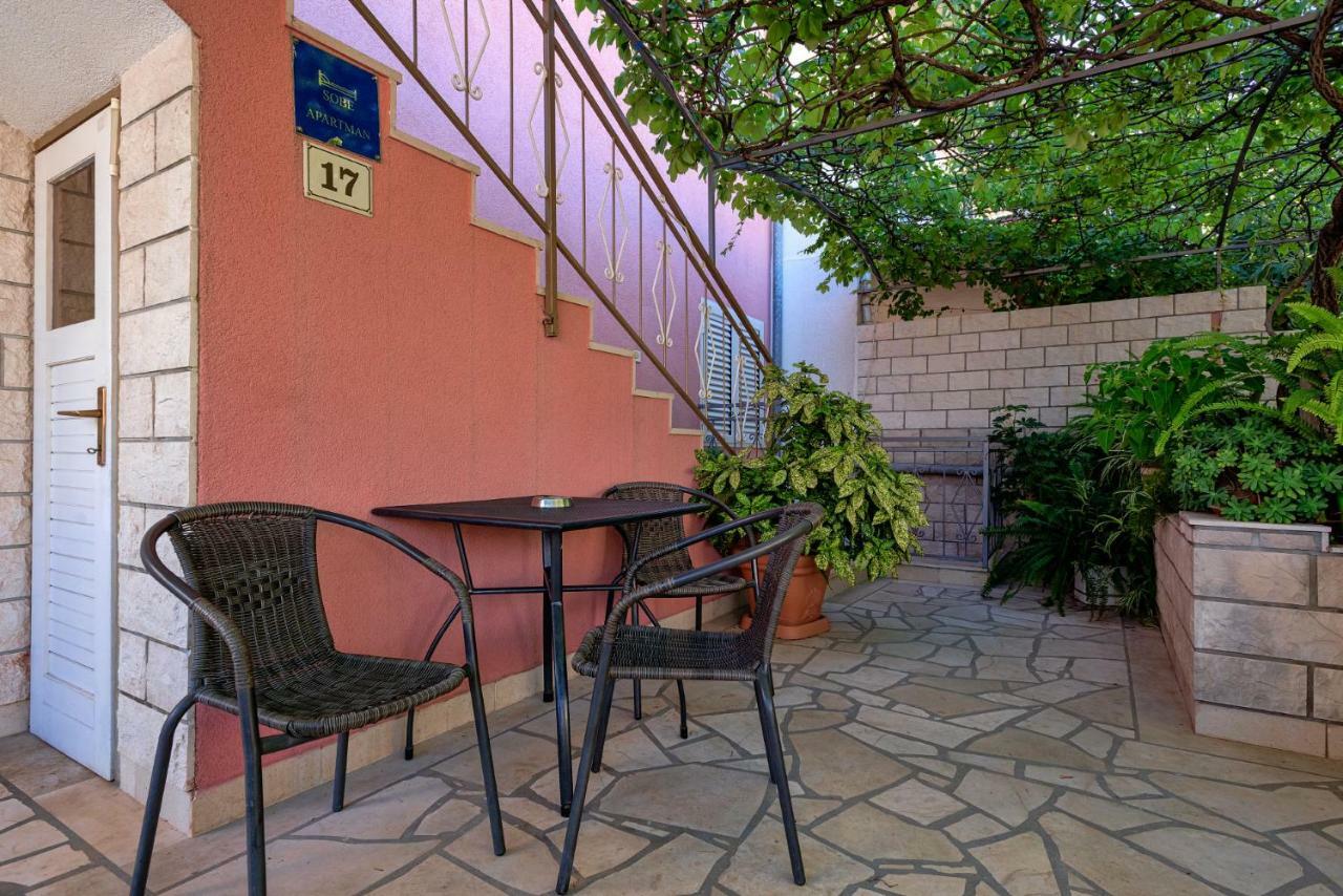 Apartments Ana Buratovic Stari Grad  Exterior foto
