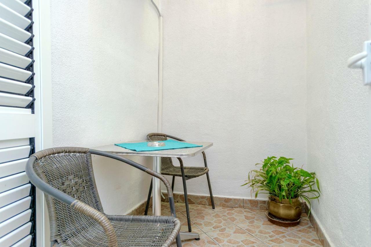 Apartments Ana Buratovic Stari Grad  Exterior foto
